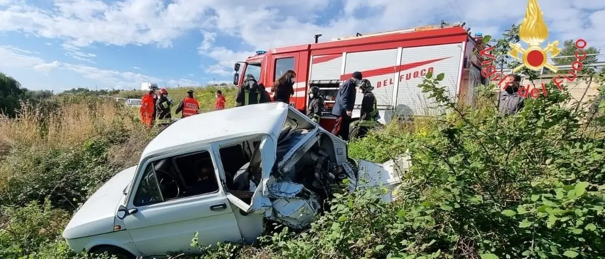 Amendolara, tragico incidente sulla Sp153: muore una donna