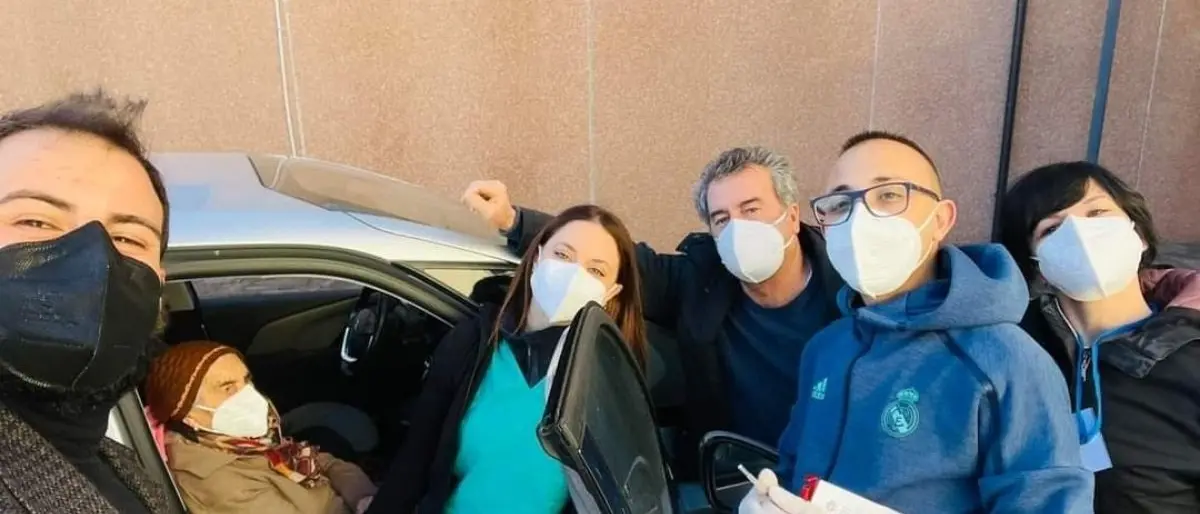 Santa Sofia d'Epiro, terza dose a una nonnina di 101 anni