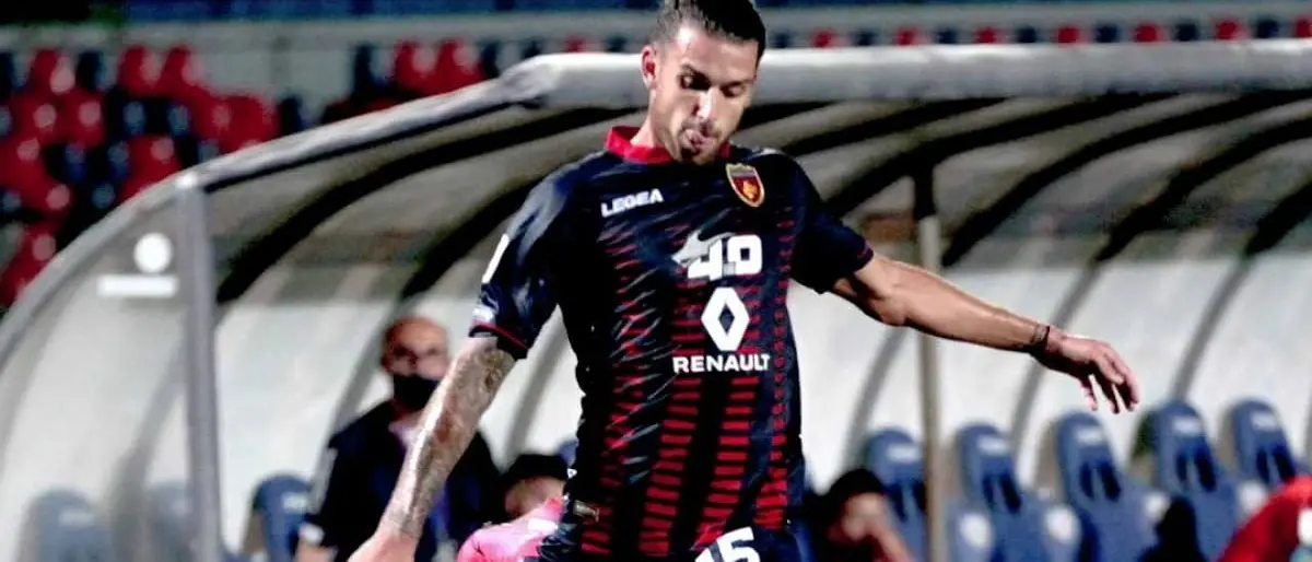 Cosenza, per Casasola fumata grigia. Le ultime da Frosinone