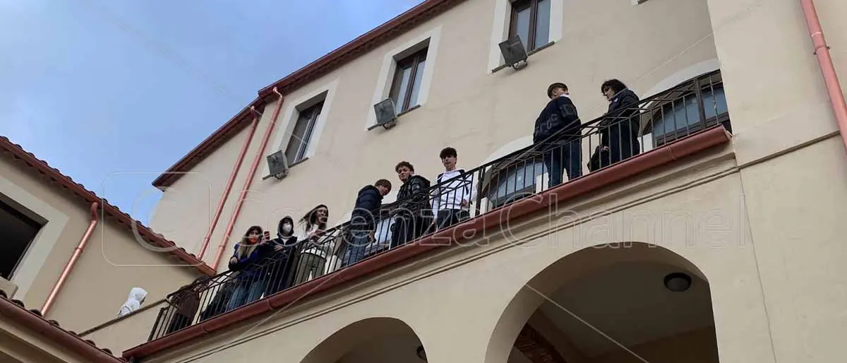 Occupazione Telesio, la Sinistra Cgil: «Legittime le richieste degli studenti»