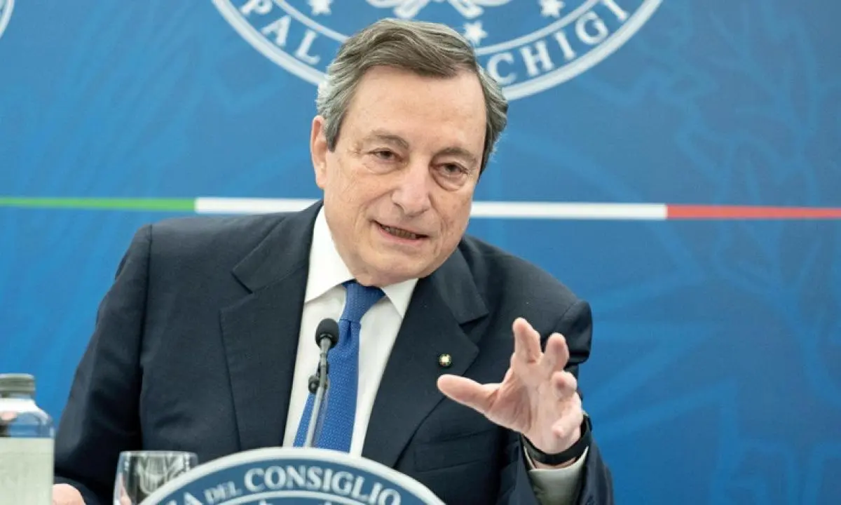 Draghi firma il nuovo Dpcm: ecco i negozi dove non sarà necessario il Green pass