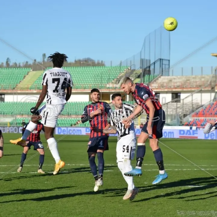 Cosenza-Ascoli 1-3, anche i marchigiani passeggiano al \"Marulla\"