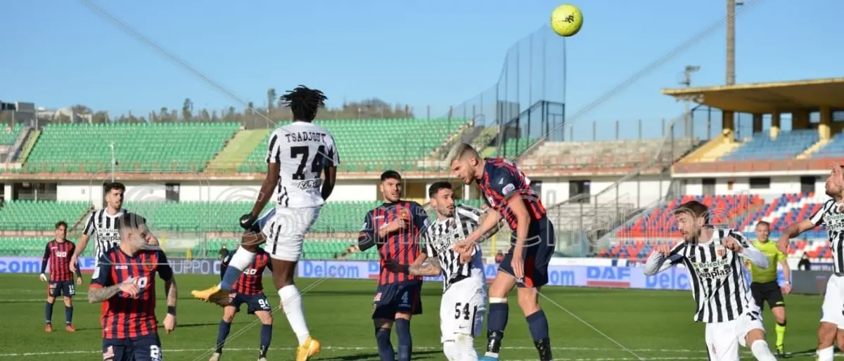 Cosenza-Ascoli 1-3, anche i marchigiani passeggiano al \"Marulla\"