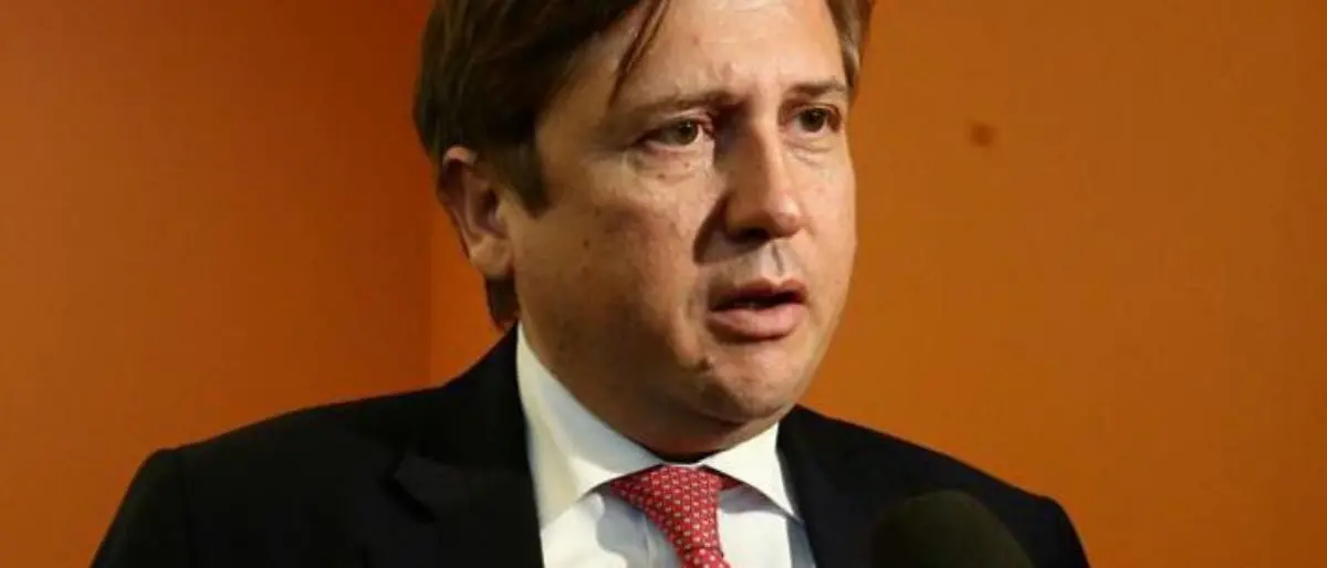 Sileri: «Sono contro i no vax complottisti, stop alle mascherine all'aperto»