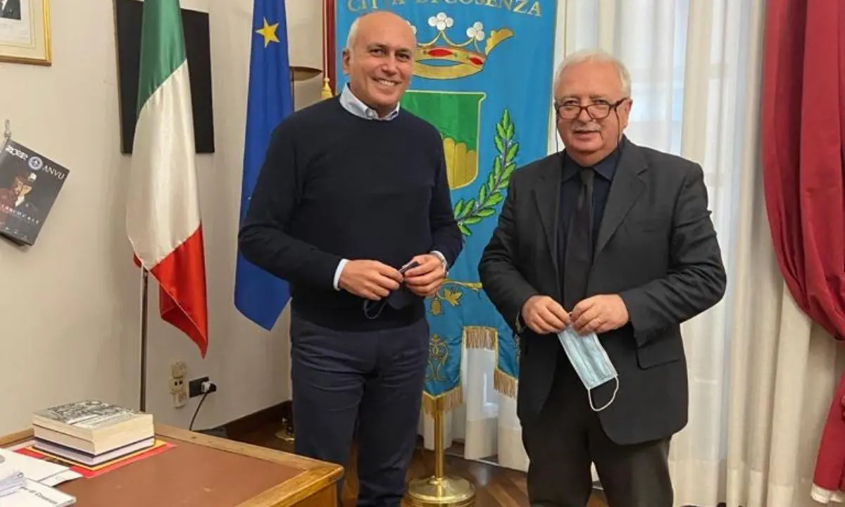 Cosenza, Franz Caruso riceve il sindaco di Casali del Manco: obiettivi comuni