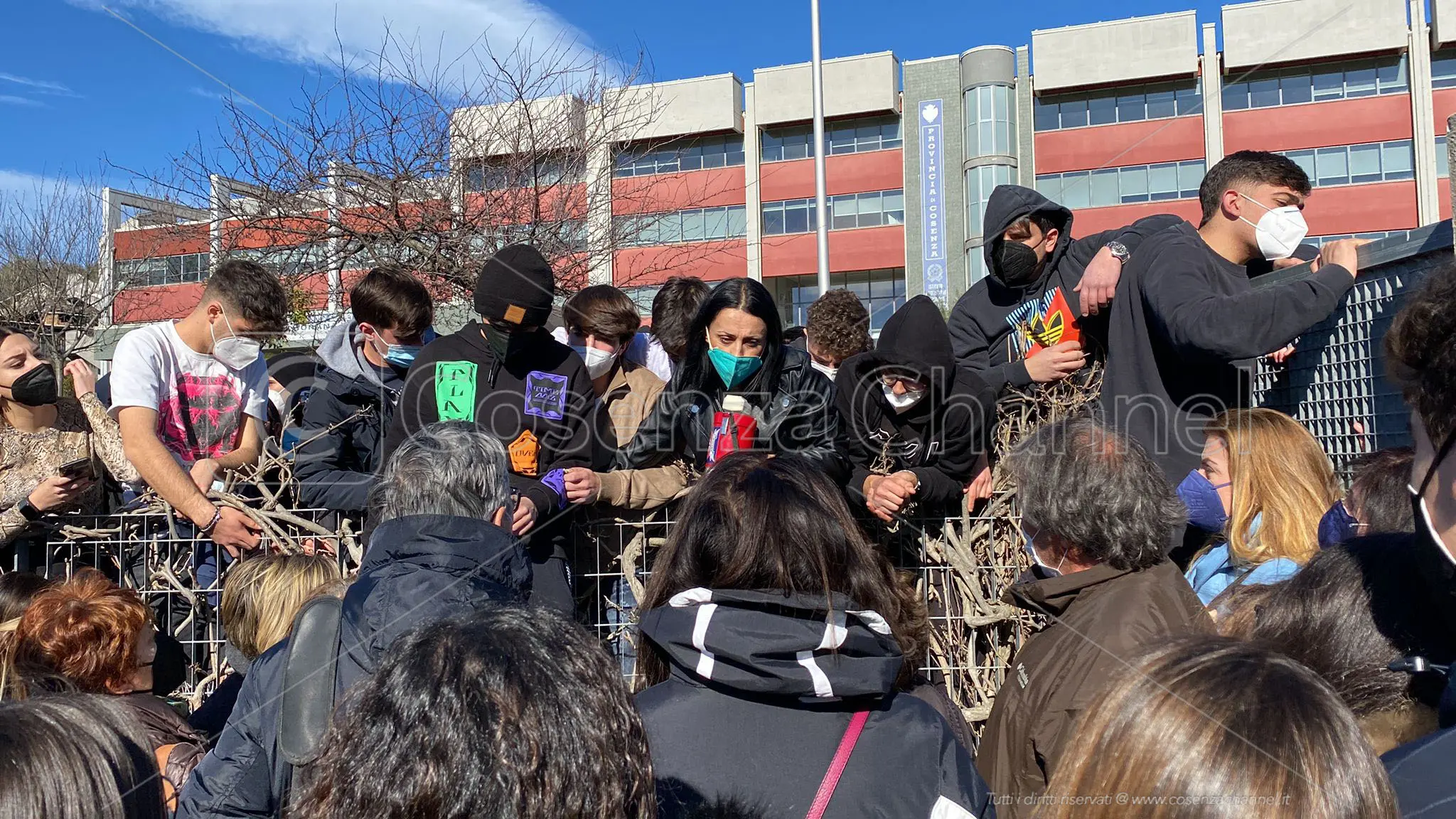 Presunte molestie al liceo di Castrolibero, ispezione ministeriale a un passo dalla conclusione: i dettagli