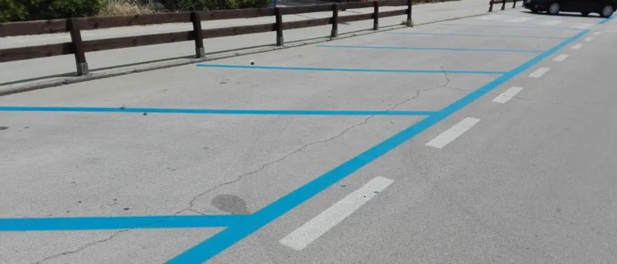 Parcheggi blu a Cosenza, esentati anche i residenti in provincia con auto elettriche