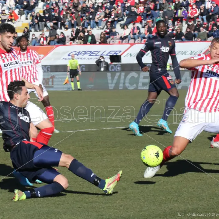 Cosenza, per i play-out c'è anche il Vicenza. I biancorossi vincono ancora