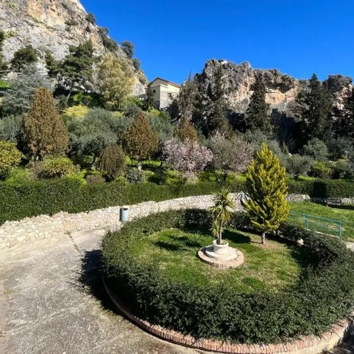 Accordo tra Terme Sibarite e Calabria Verde: decine di piante per il parco di Cassano all'Ionio