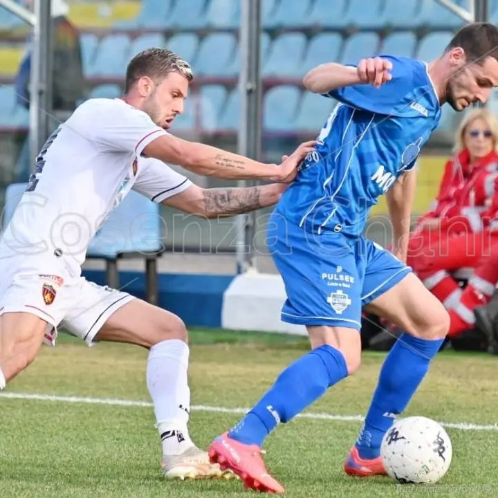 Como-Cosenza 2-1, pagelle: Ndoj è impreciso, Caso l'unico pericoloso