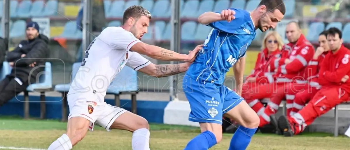 Como-Cosenza 2-1, pagelle: Ndoj è impreciso, Caso l'unico pericoloso