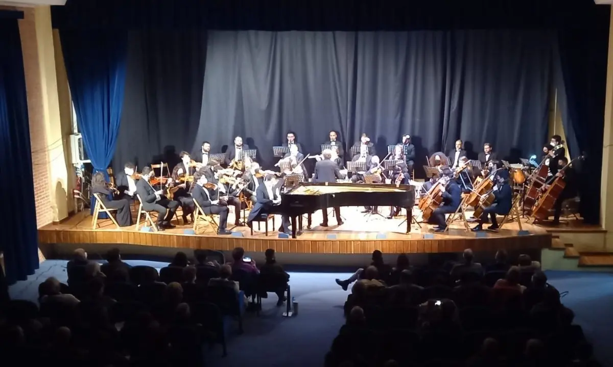 L’Orchestra sinfonica di Cosenza incanta il “Troisi” di Morano Calabro