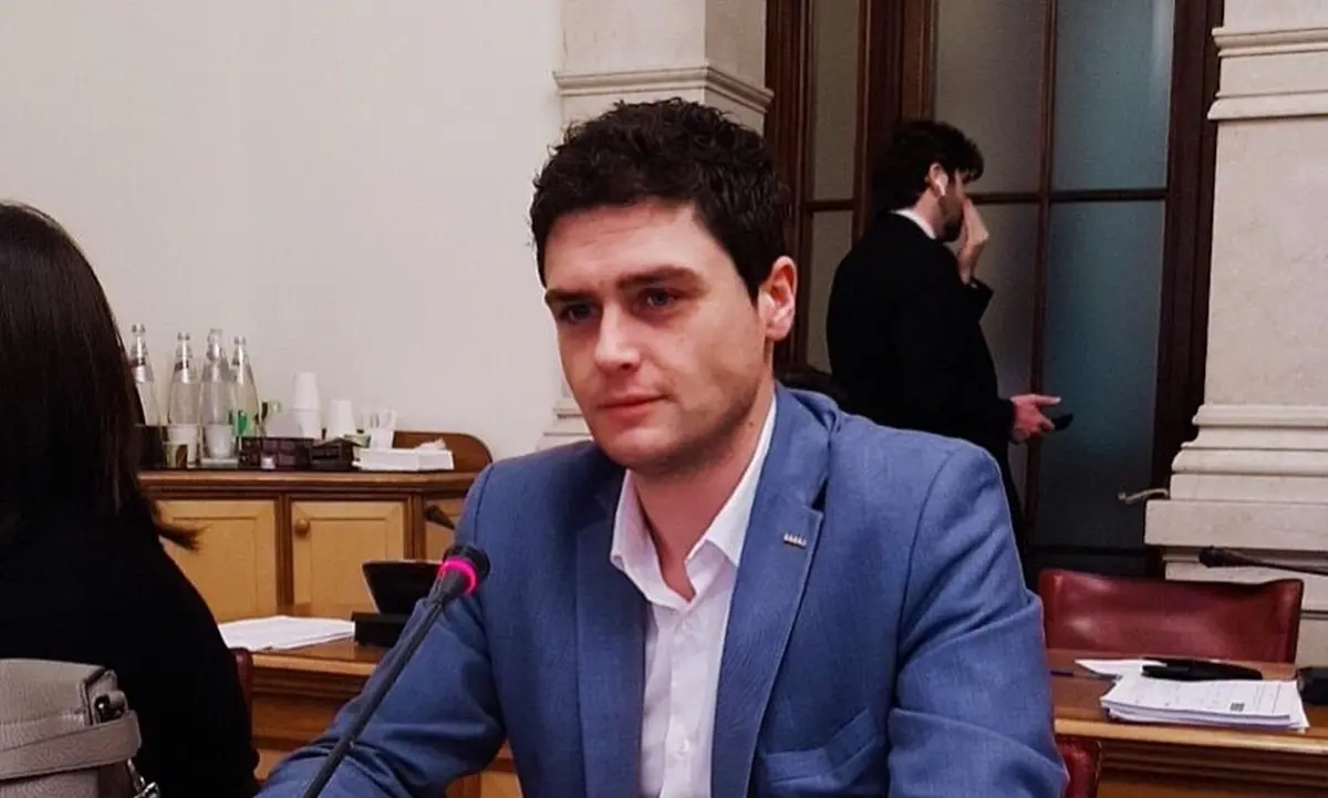 Pnrr, Melicchio (M5S): «Più di 13 milioni di euro ai comuni calabresi per i progetti»