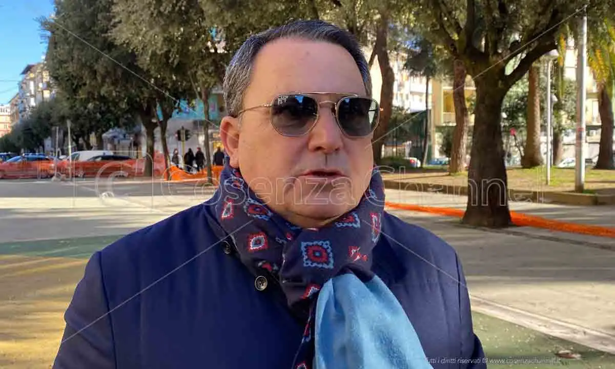 Cosenza bollente, il consigliere Spataro attacca: «Nessuna azione del Comune per fronteggiare l'emergenza»