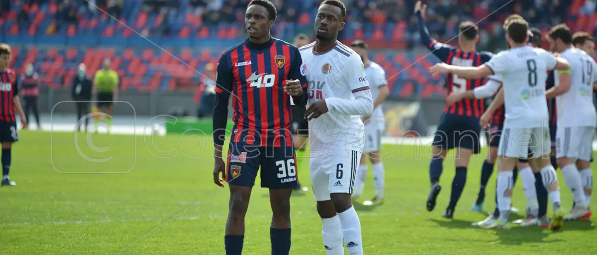 Cosenza, per Kongolo c'è una soluzione estrema. Il calciatore può rescindere