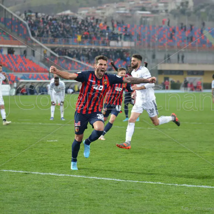 Il Cosenza risorge al \"Marulla\": Larrivey regala i tre punti contro l'Alessandria