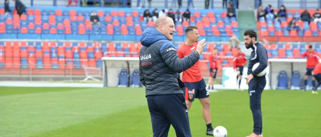 Cosenza, lavorano a parte in tre. Ecco la situazione di Ndoj