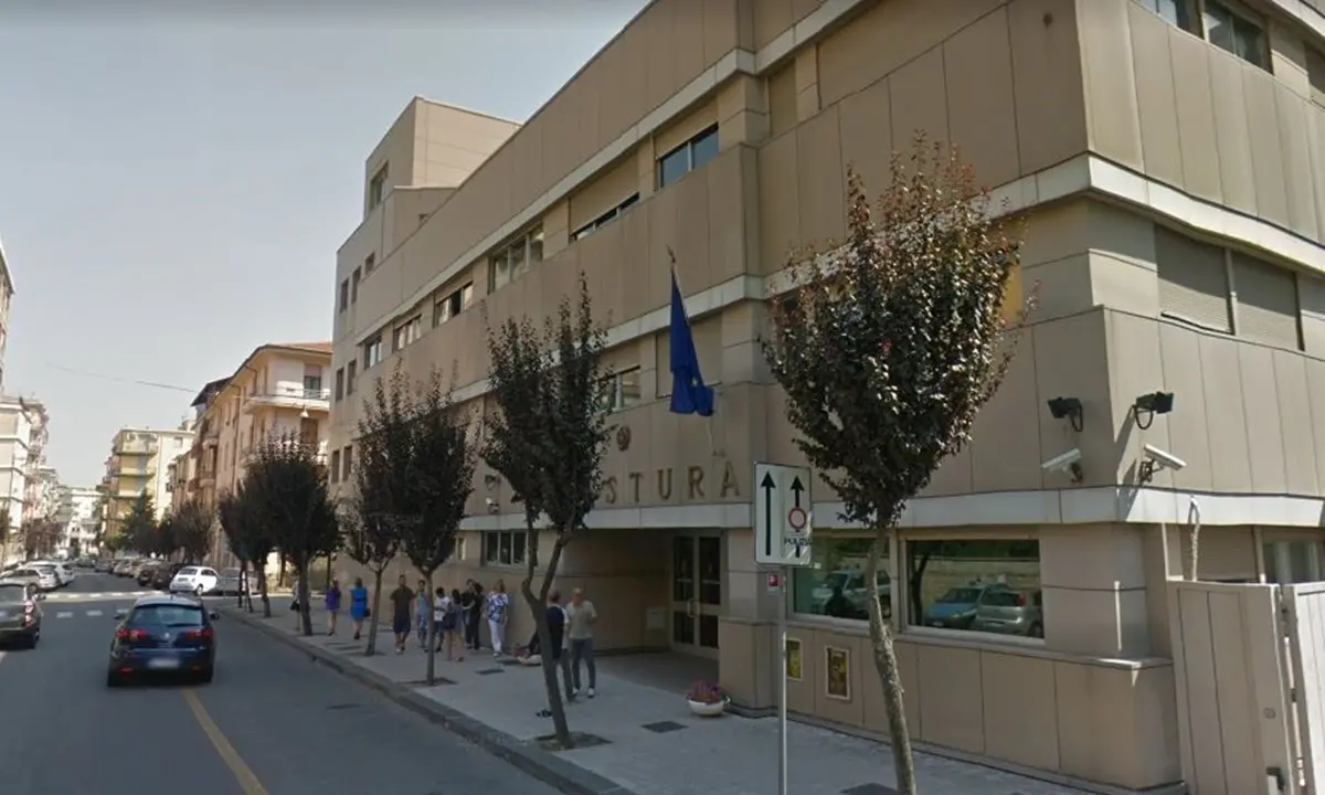 Cosenza, rapina un uomo con un coltello: arrestato. Il report settimanale della Questura