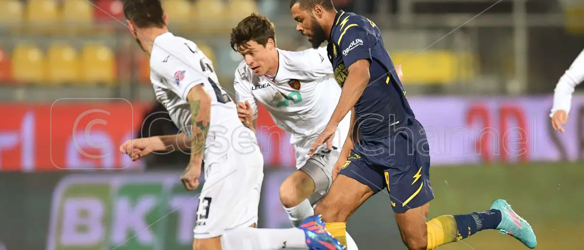 Cosenza, chi in difesa con il Benevento? Hristov, cambio modulo o...