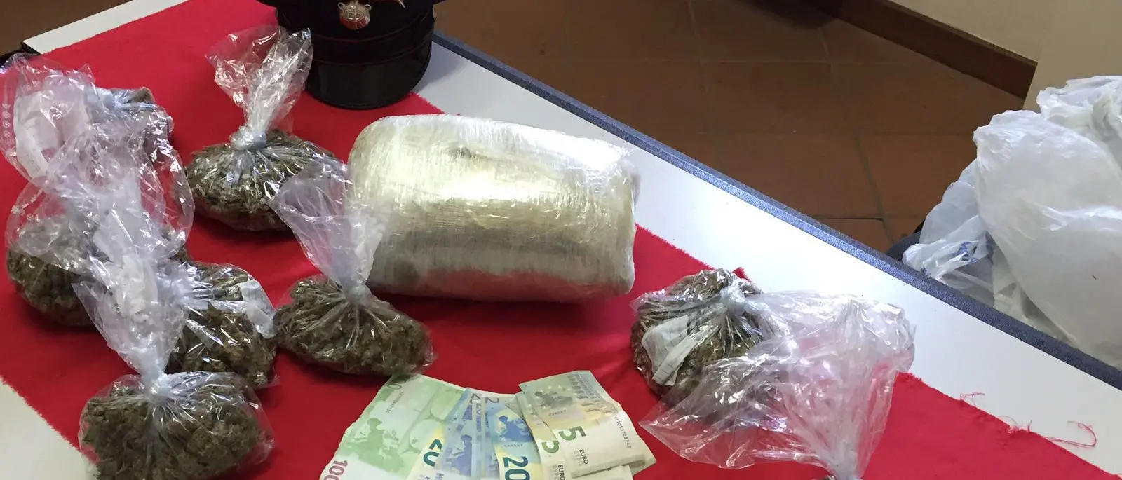 I carabinieri arrestano un uomo di Serra Pedace. Sequestrati due chili di droga