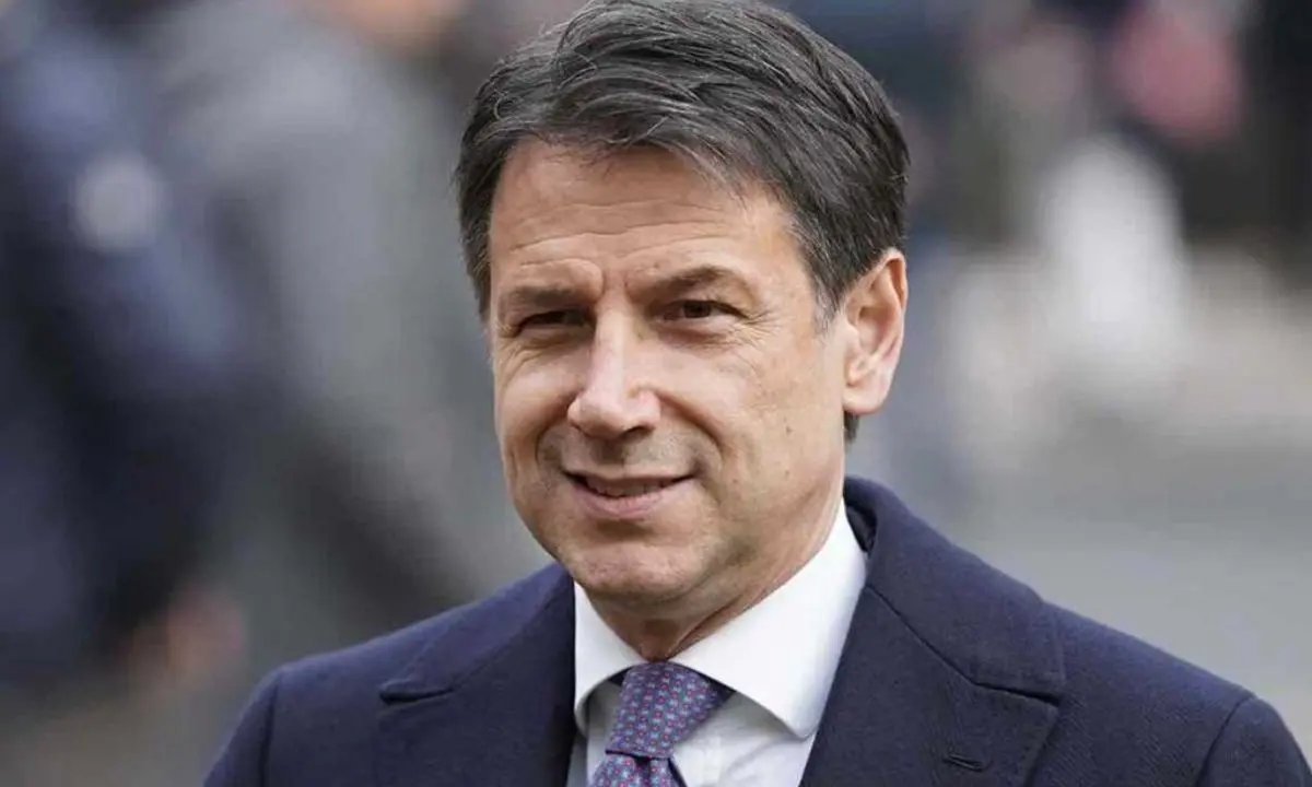 Super green pass, Conte: «Stop a obbligo sul lavoro, non è più accettabile»