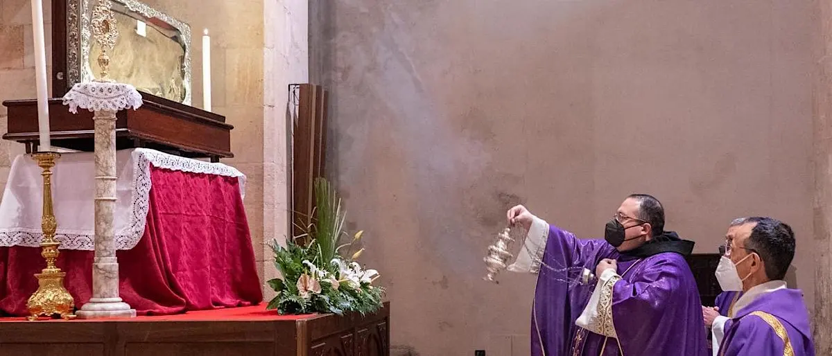 Cosenza, arrivati al \"Duomo\" il Mantello di San Francesco di Paola e le reliquie di San Nicola Saggio da Longobardi