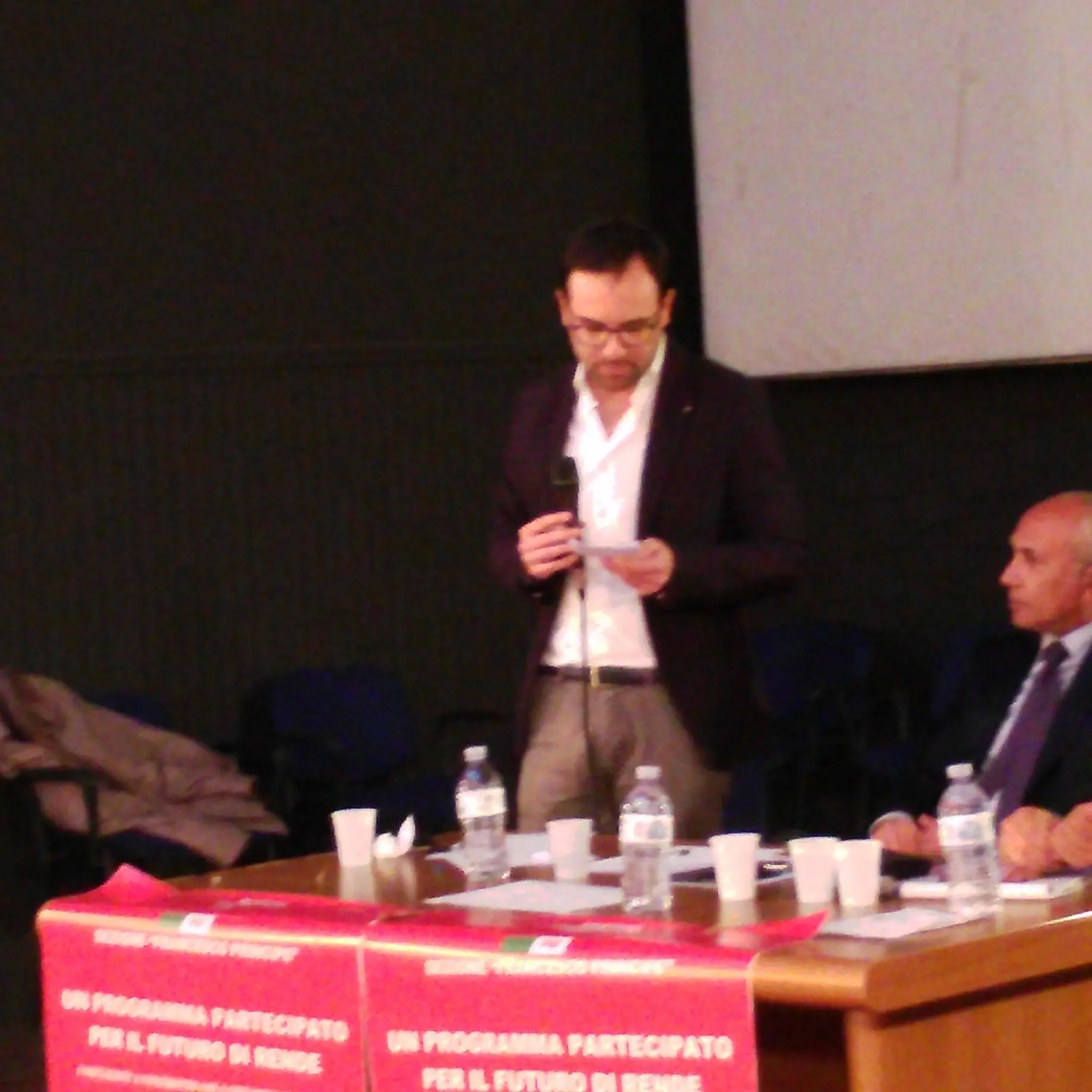 I Socialisti in coro: «Rende non è mai stata una città mafiosa». Poi l'attacco al sindaco Manna