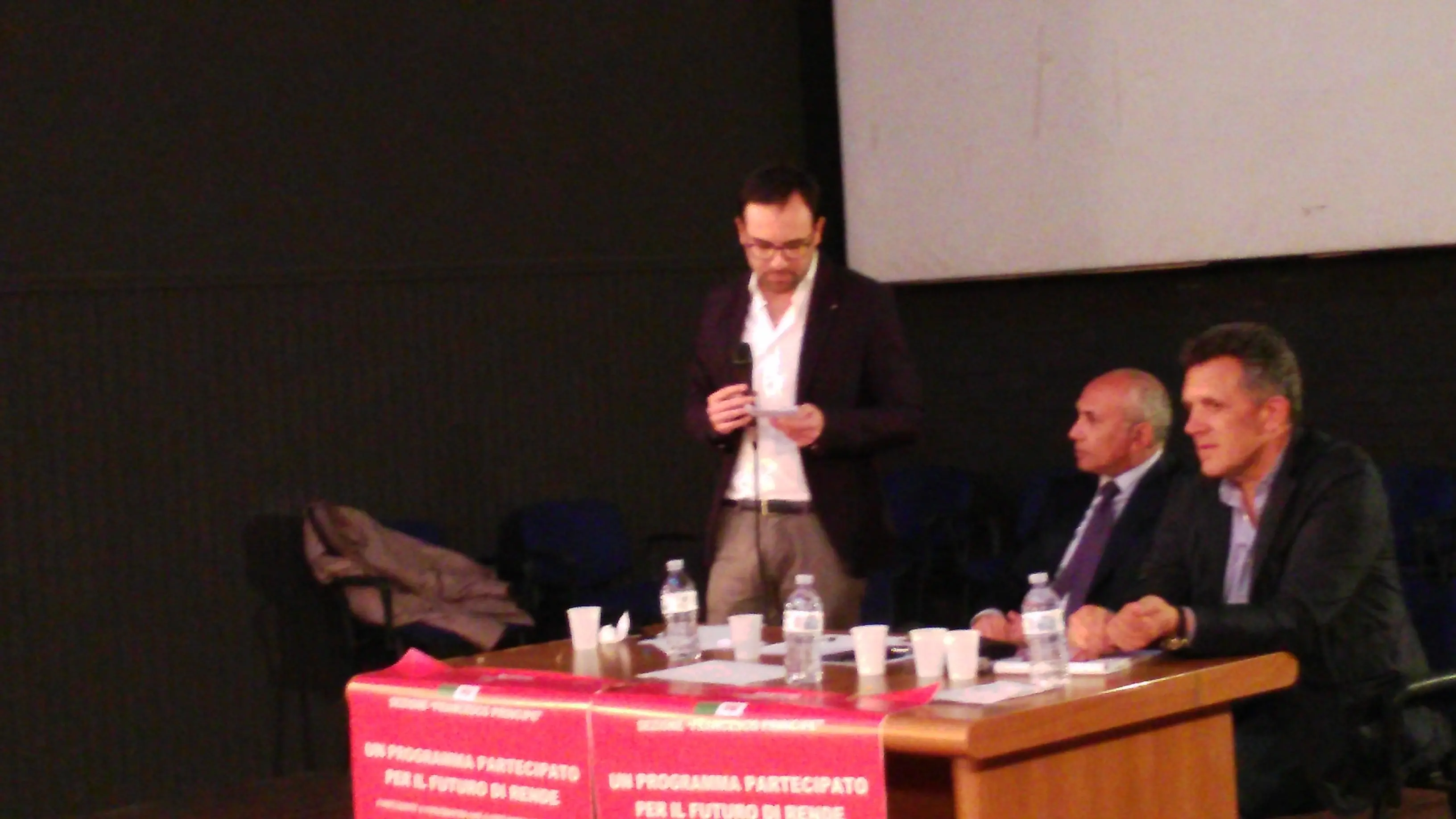 I Socialisti in coro: «Rende non è mai stata una città mafiosa». Poi l'attacco al sindaco Manna