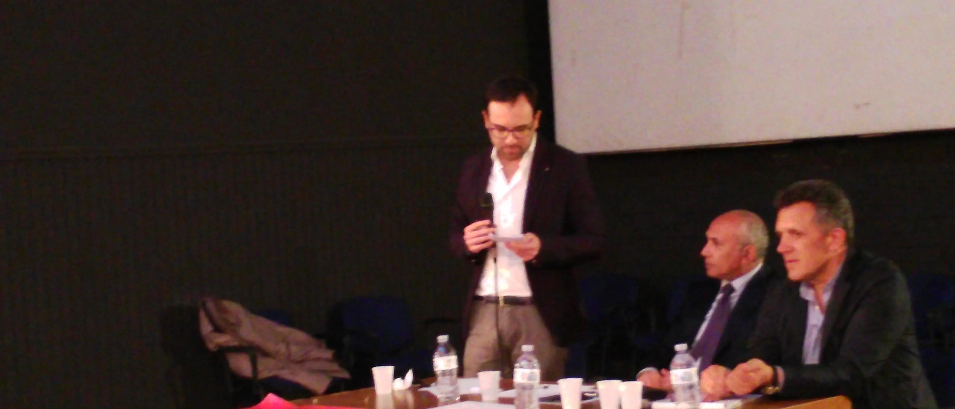 I Socialisti in coro: «Rende non è mai stata una città mafiosa». Poi l'attacco al sindaco Manna