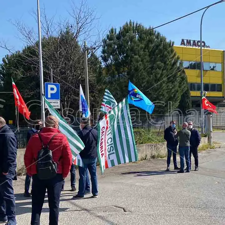 Crisi Amaco, il sindaco di Cosenza: «Preoccupato per l'aggravarsi della situazione»