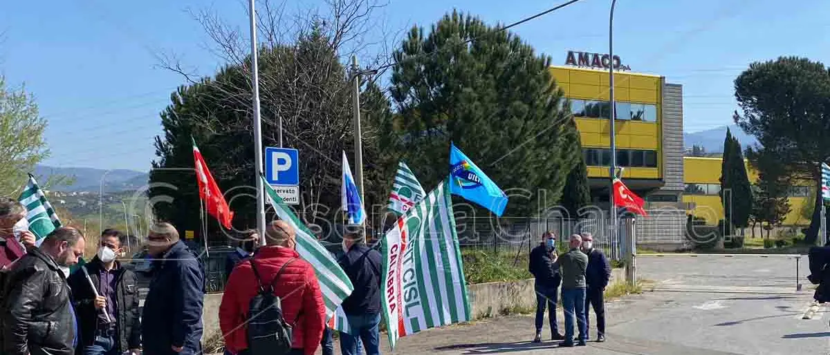 Crisi Amaco, il sindaco di Cosenza: «Preoccupato per l'aggravarsi della situazione»