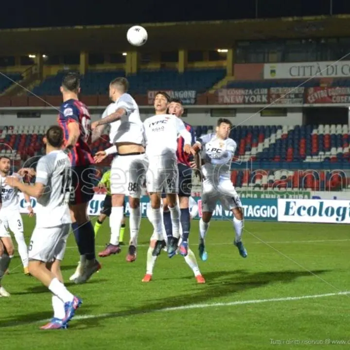 Cosenza-Benevento torna\u00A0dopo due stagioni: precedenti favorevoli ai lupi