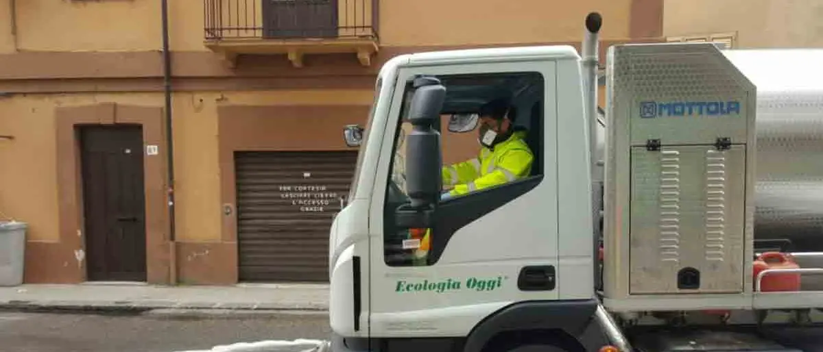 Raccolta rifiuti a Cosenza, sospensione del servizio a Capodanno