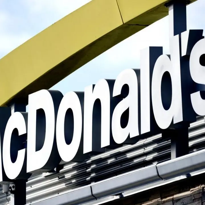 Cosenza, McDonald's dona pasti caldi ai bisognosi