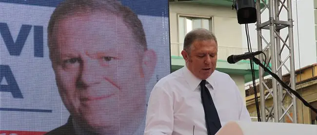 Consiglio comunale, Enzo Paolini esce? Al suo posto pronto Massimo Lo Gullo