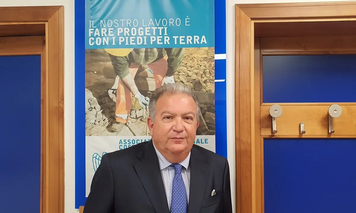 Costi alle stelle, anche l'edilizia in crisi. Il presidente dell'Ance: «Si rischia il blocco dei cantieri»