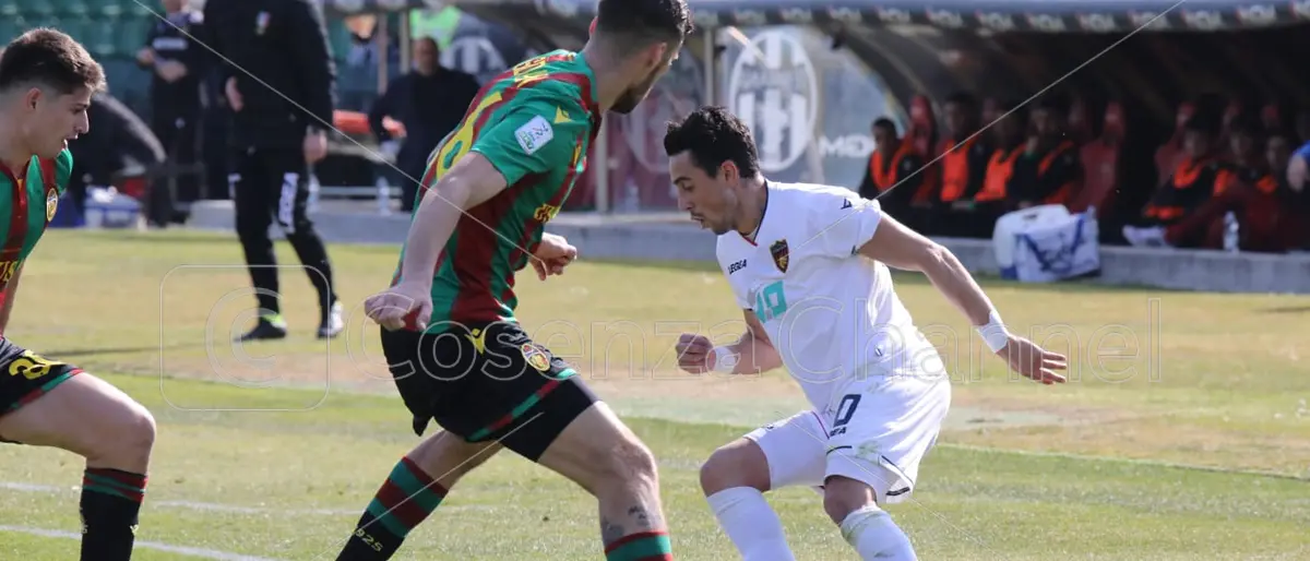 Ternana-Cosenza, pagelle: Rigione irriconoscibile, Caso lotta fino alla fine