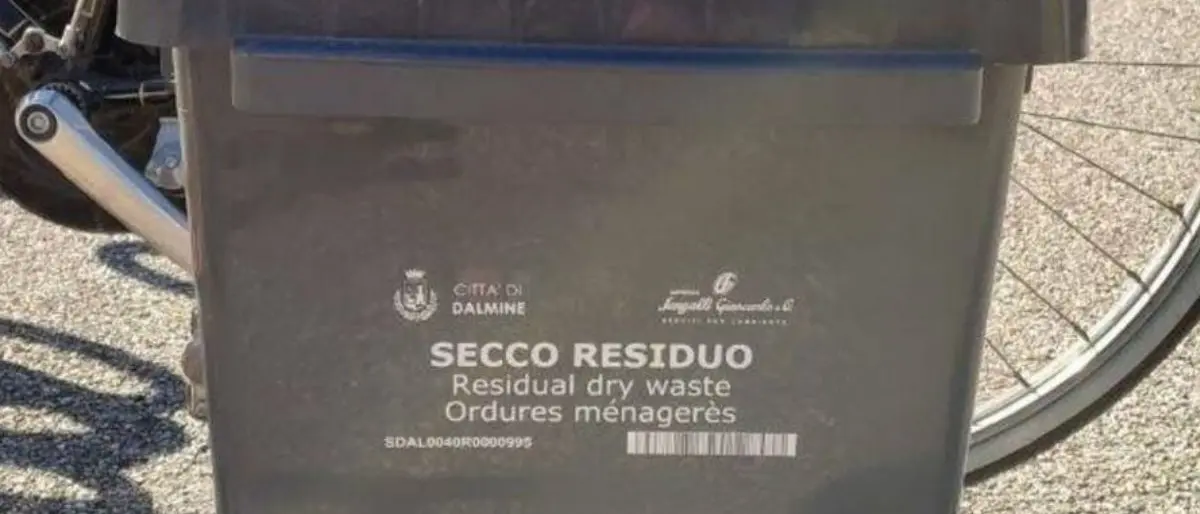 Rifiuti a Cosenza, il sindaco: «Esponete il residuo solo se necessario»