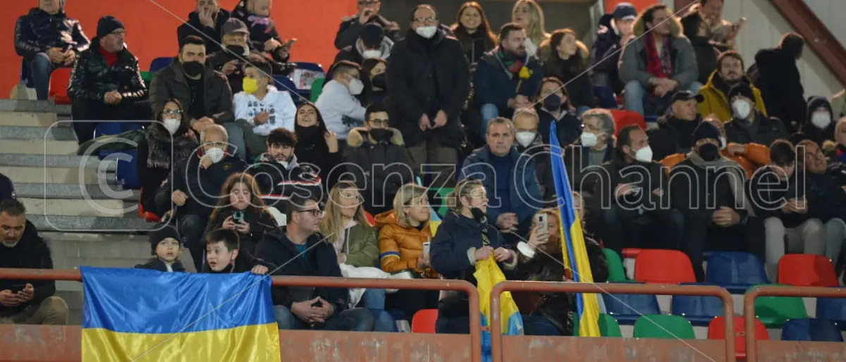 Cosenza solidale, famiglie ucraine ospitate al \"Marulla\": parte dell'incasso andrà ai profughi