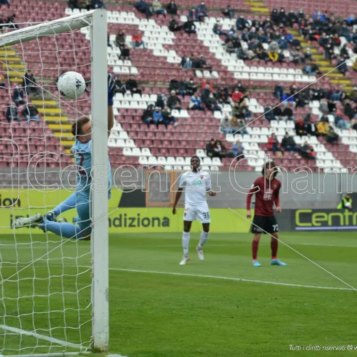 Cosenza, derby amaro al \"Granillo\": la Reggina vince di rigore
