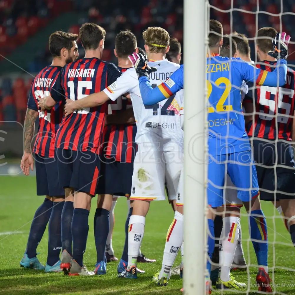 Cosenza, due difensori convocati con le rispettive nazionali