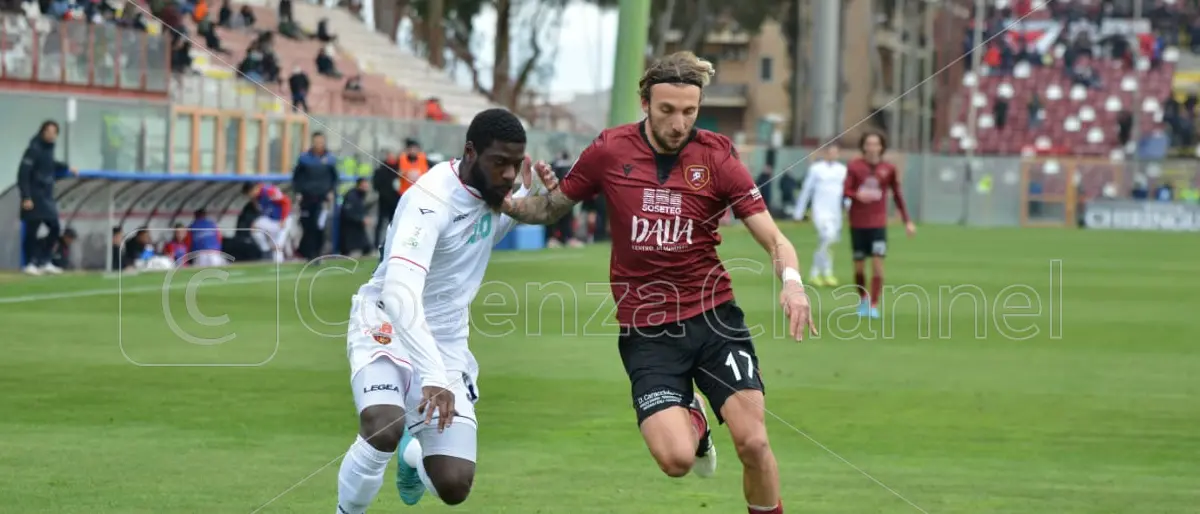 Reggina-Cosenza, pagelle: il centrocampo non incide, Laura non c'è