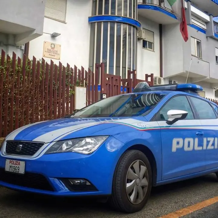 Omicidio a Rossano,\u00A0trentenne accoltellato a morte dopo una lite: caccia all’aggressore\n