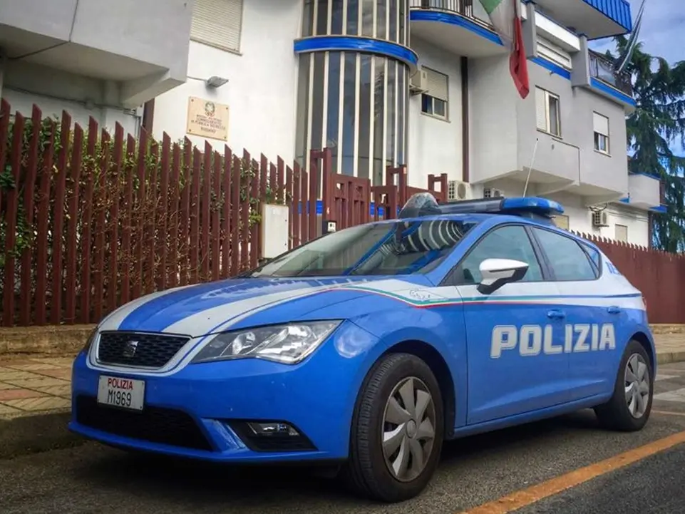 Omicidio a Rossano, trentenne accoltellato a morte dopo una lite: caccia all’aggressore