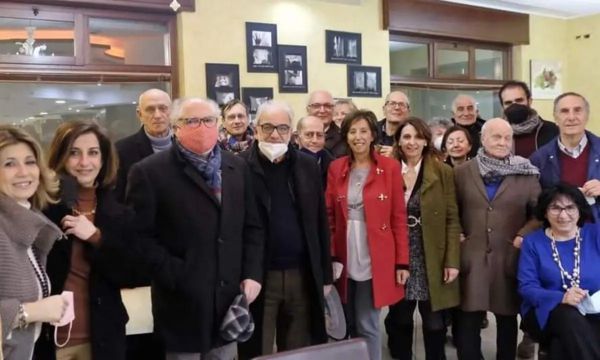 Corigliano Rossano, Disorienta/mente: mostra di fotografie e versi poetici sull'inquietudine dei nostri giorni (VIDEO)