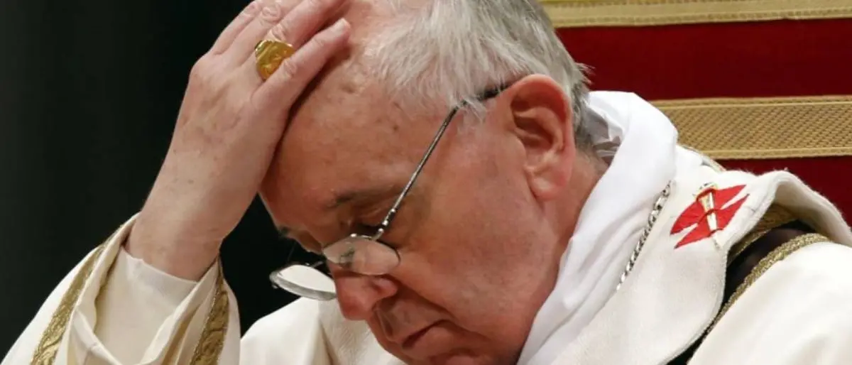 Papa Francesco: «Uno scandalo le spese per le armi»