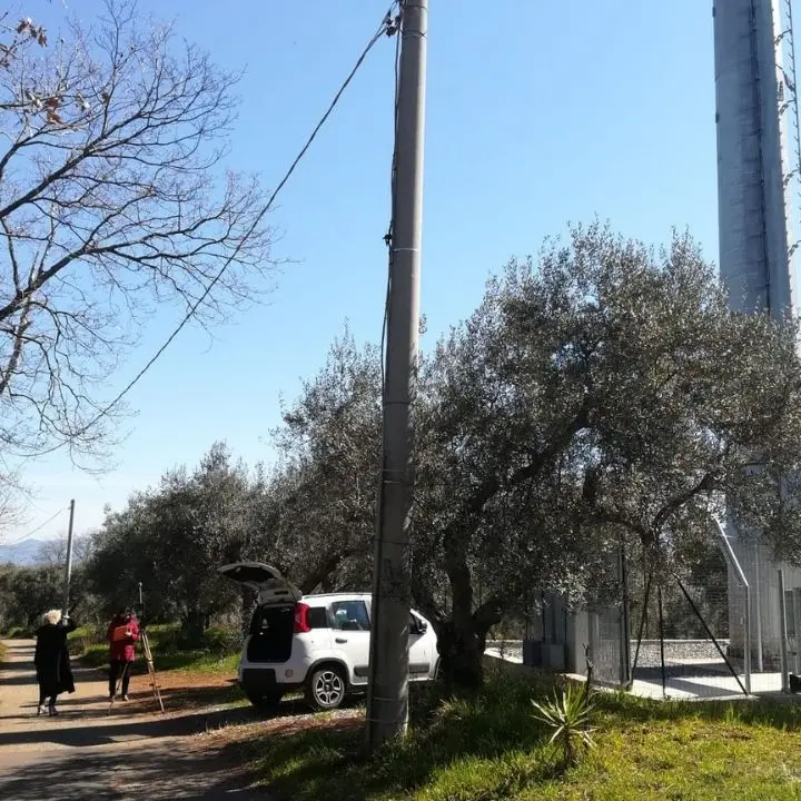 Campi elettromagnetici: sopralluogo e misurazioni a Torano Castello