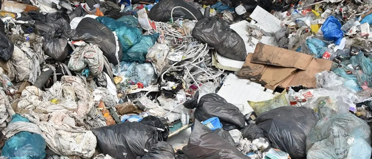 Traffico di rifiuti in Calabria: le ipotesi investigative contro Oliverio e i fratelli Vrenna