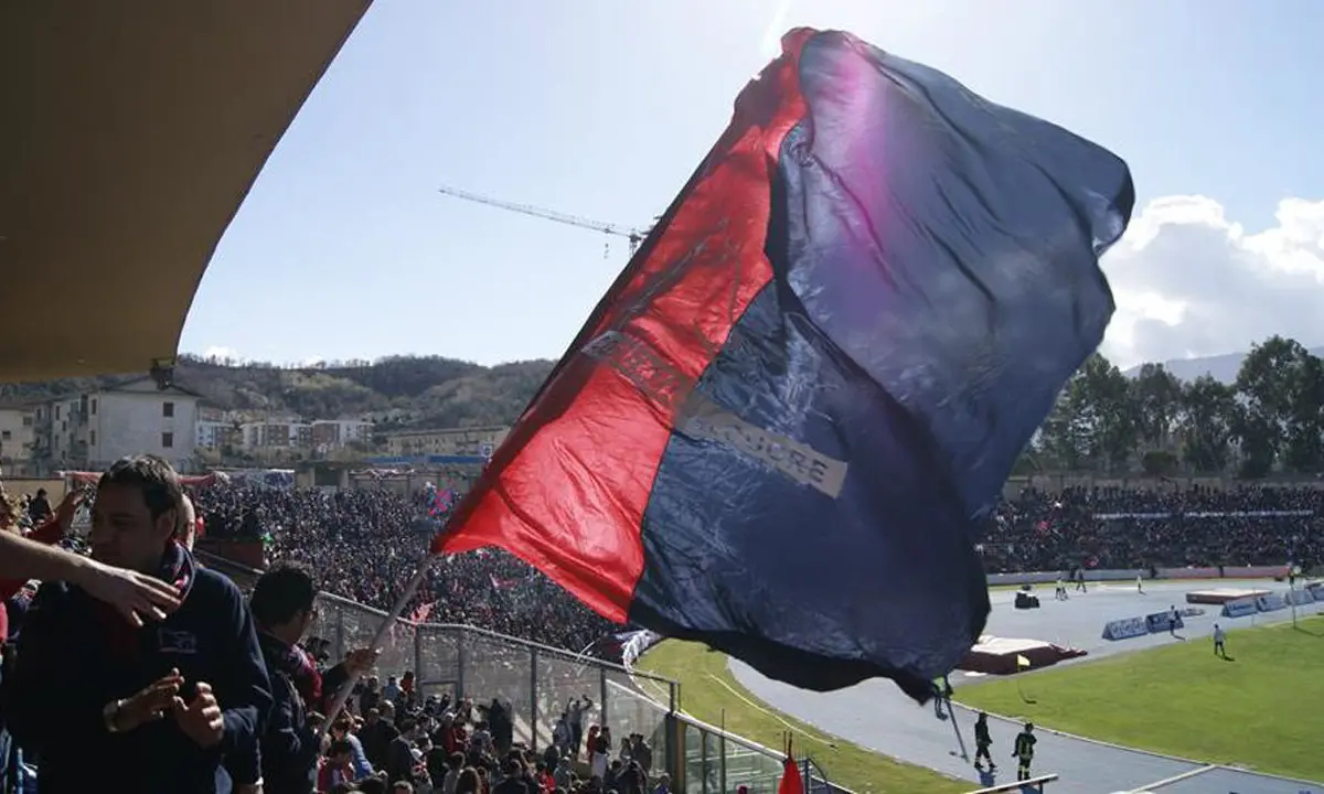 Cosenza nel Cuore scrive al sindaco Caurso: «Tre strade per salvare la Serie B»
