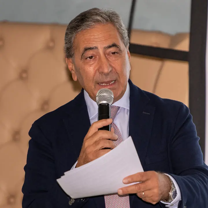 San Lucido, allarme criminalità. Il sindaco De Tommaso: «Atti vili, non indietreggiamo»